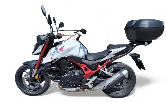Honda CB750 Hornet (M9)